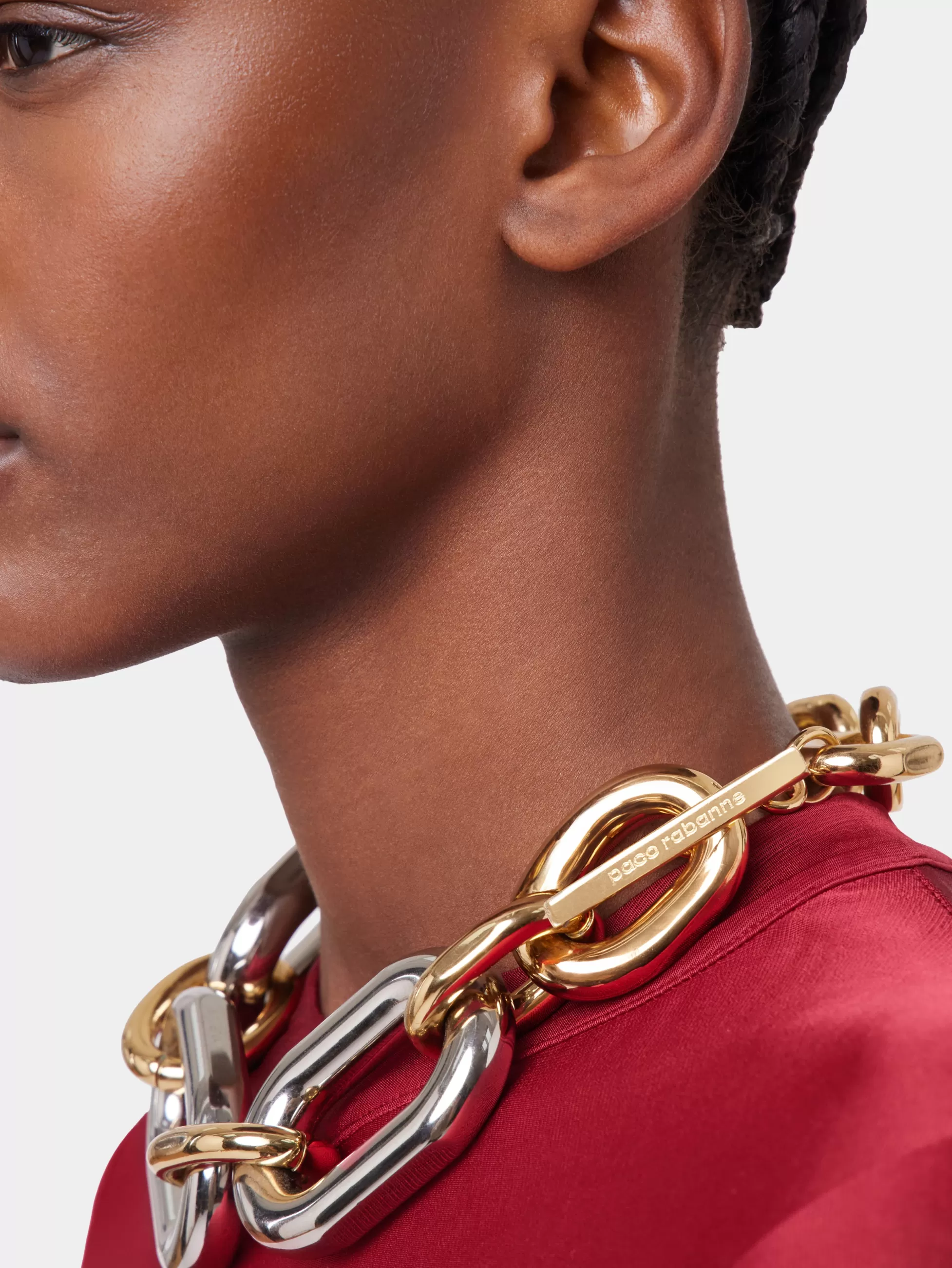 collier_xl_link_oversize_dor_et_argent_4-1.webp Rabanne Sélection De Soirée | Colliers^Collier XL Link oversize doré et argent