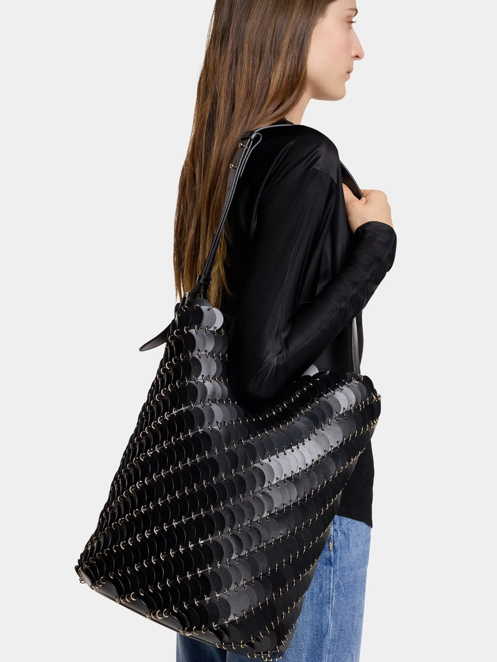 large_black_bucket_paco_bag_in_leather_3-1.webp Rabanne Les Sacs Paco En Cuir | Sacs Porté Épaule^Large Black bucket Paco bag in leather