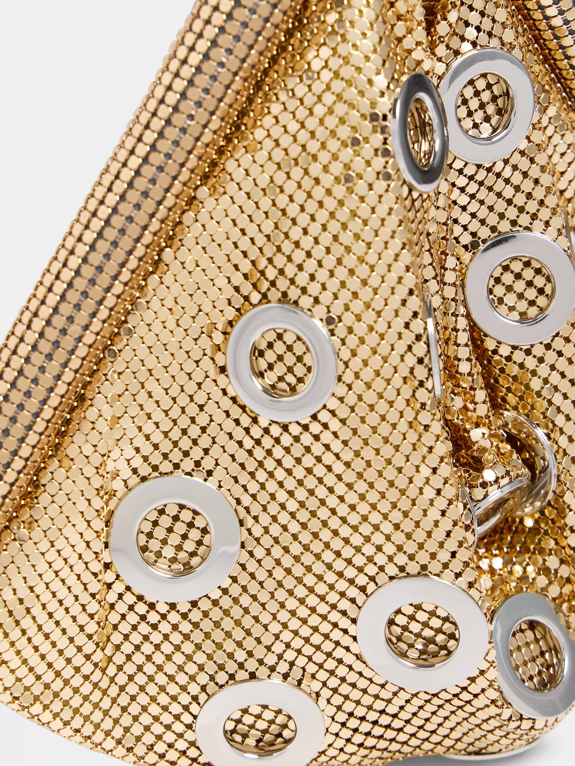 sac_pochette_en_cte_de_maille_dore_orn_dillets_mtalliques_3-1.webp Rabanne Sacs De Soirée | Sacs Porté Épaule^Sac pochette en côte de maille dorée orné d'œillets métalliques