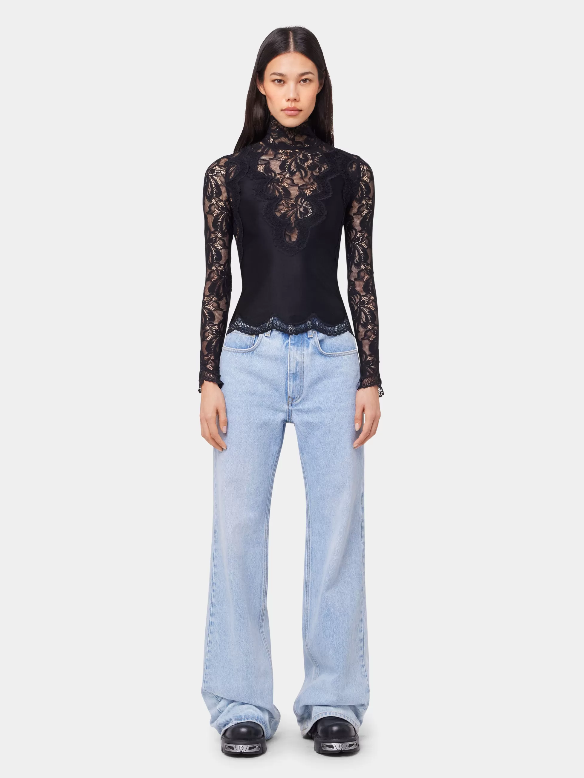 top_manches_longues_en_dentelle_3-1.webp Rabanne Sélection De Soirée^TOP MANCHES LONGUES EN DENTELLE