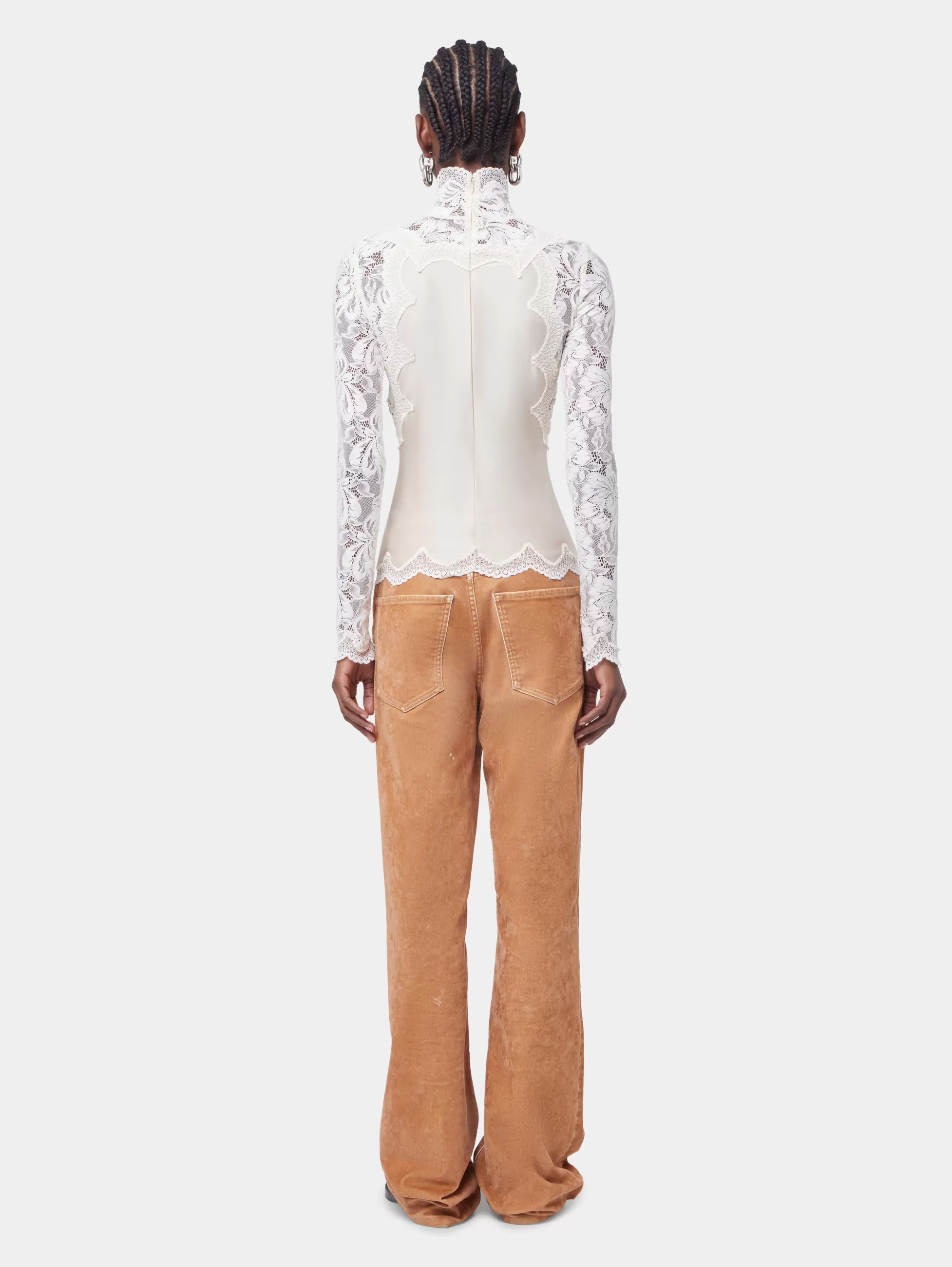 top_manches_longues_noir_en_dentelle_4-1.webp Rabanne Sélection De Soirée^TOP MANCHES LONGUES NOIR EN DENTELLE